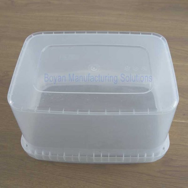 plastic basket with handle bottom view