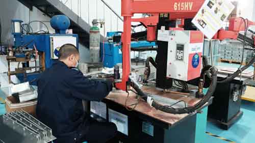 Pinpoint welding of sheet metal parts