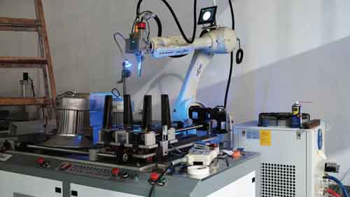 Robotic laser welding machine