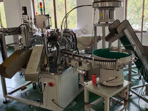 automatic assembly equipment for lotion dispenser
