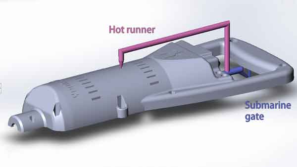 Hot runner and submarine gate for the mold of power tool housing