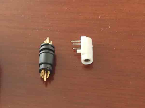 miniature plastic connector
