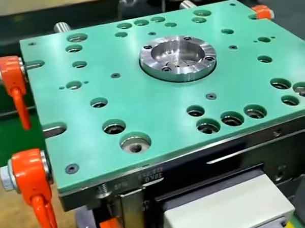 heat insulation plate injection mold