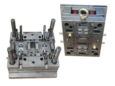 Injection mold for the substrate